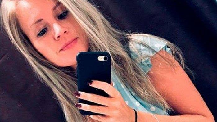 ‘சார்ஜ்’ போட்ட செல்போன் குளியல் தொட்டிக்குள் தவறி விழுந்து இளம்பெண் பலி!