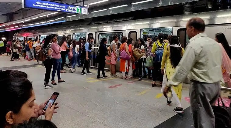 “பெண்களுக்கு இலவச மெட்ரோ ரயில் சேவை” : கெஜ்ரிவால் அறிவிப்புக்கு அதிருப்தி தெரிவித்த உச்ச நீதிமன்றம்!