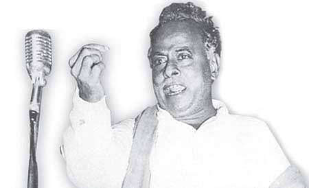 இந்தித் திணிப்பை எதிர்த்து ஆதிக்கவாதிகளுக்கு அன்றே பதிலடி கொடுத்த அண்ணா ! #HBDAnna