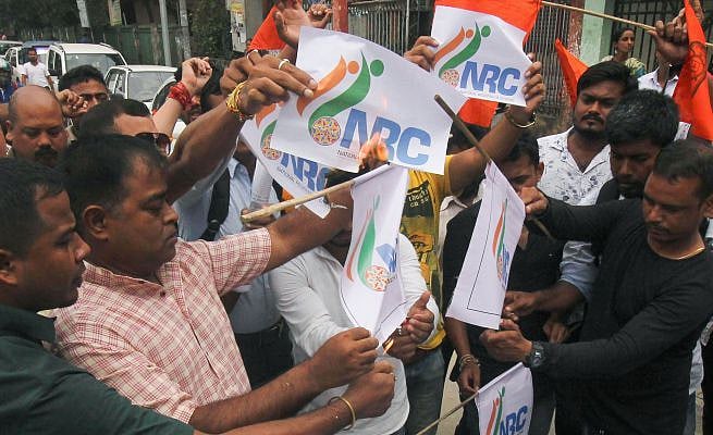 “குடியரசுத் தலைவர் குடும்பத்தினரே இந்தியர்கள் இல்லையா?” : தேசிய குடிமக்கள் பதிவேட்டால் விநோத குழப்பம்!