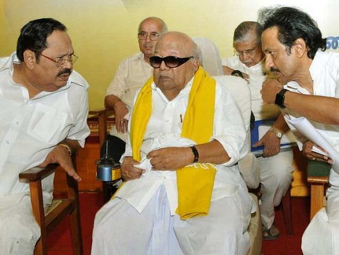 “எடப்பாடி பழனிசாமிக்கு எந்தத் தகுதியும் இல்லை” : டி.ஆர்.பாலு கடும் தாக்கு!