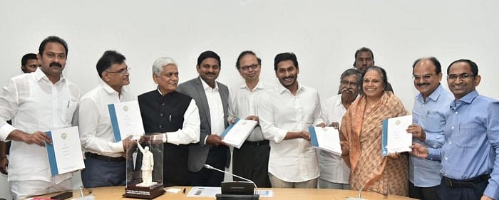 “அரசு மருத்துவர்கள் இனி தனியாக கிளினிக் நடத்தக்கூடாது” : ஆந்திர அரசு அதிரடி உத்தரவு!
