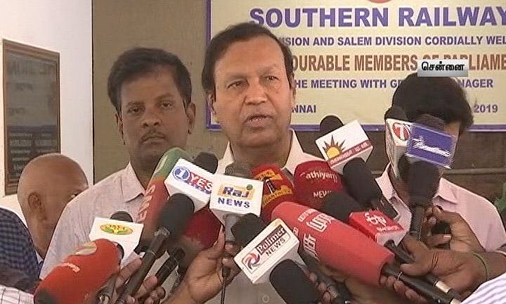“தேஜஸ் எக்ஸ்பிரஸை தாம்பரத்தில் நிறுத்தவேண்டும்” : தென்னக ரயில்வே பொது மேலாளரிடம் டி.ஆர்.பாலு கோரிக்கை!