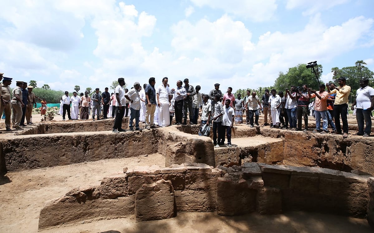 ஆதித் தமிழரைத் தேடி... கீழடியில் தி.மு.க தலைவர் மு.க.ஸ்டாலின்... (ALBUM)