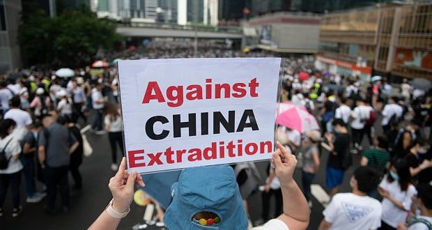 முடிவுக்கு வந்தது எழுச்சிப் போராட்டம் :  மக்களின் எதிர்ப்புக்கு அடிபணிந்தது ஹாங்காங் நிர்வாகம்!
