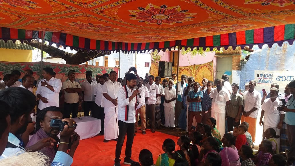 “டாக்டர் ஆகவேண்டிய அனிதா அரசால் உயிரிழந்தார்; இப்போது எடப்பாடிக்கு டாக்டர் பட்டமா?” - உதயநிதி பேச்சு!