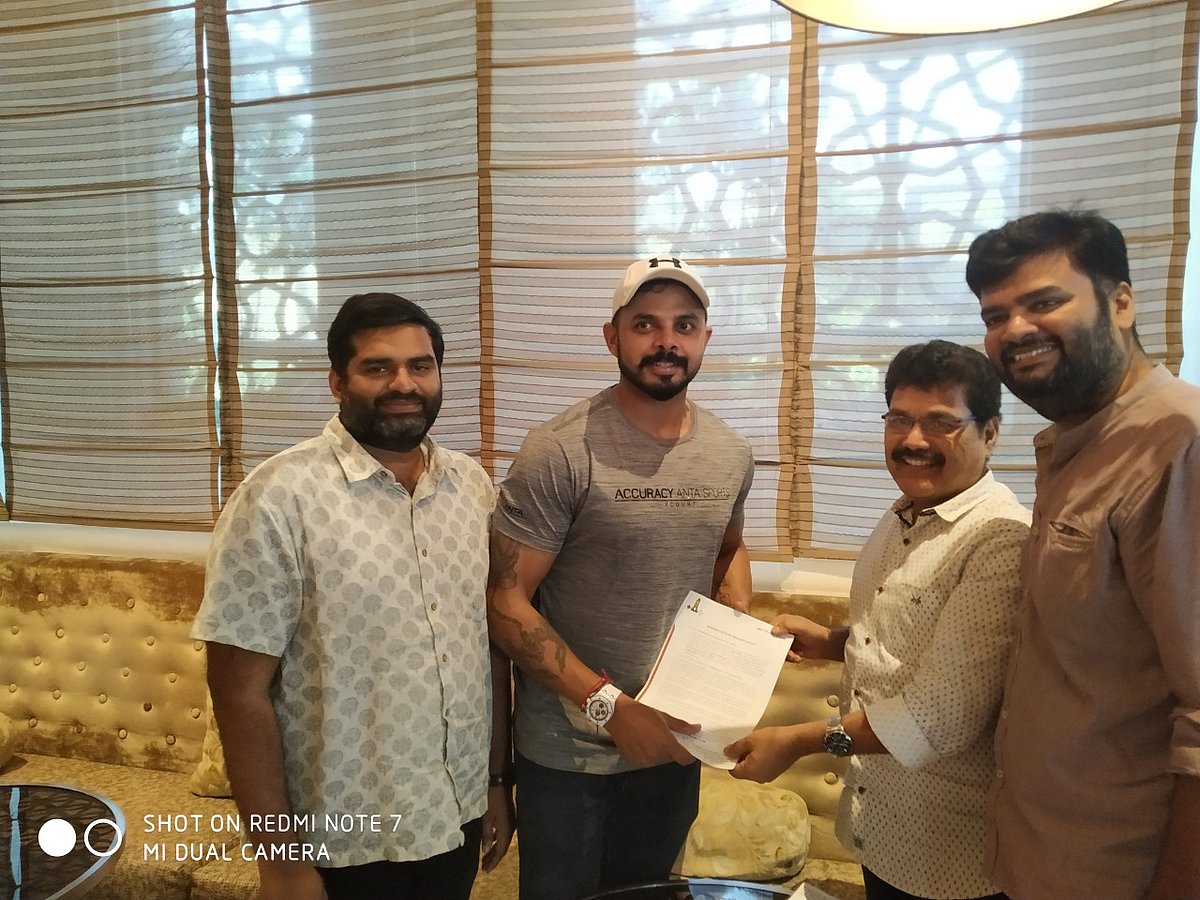 ஹன்சிகாவுக்கு வில்லனாகும் முன்னாள் இந்திய கிரிக்கெட் வீரர் ! - 3D தொழிற்நுட்பத்தில் தயாராகும் தமிழ் படம்