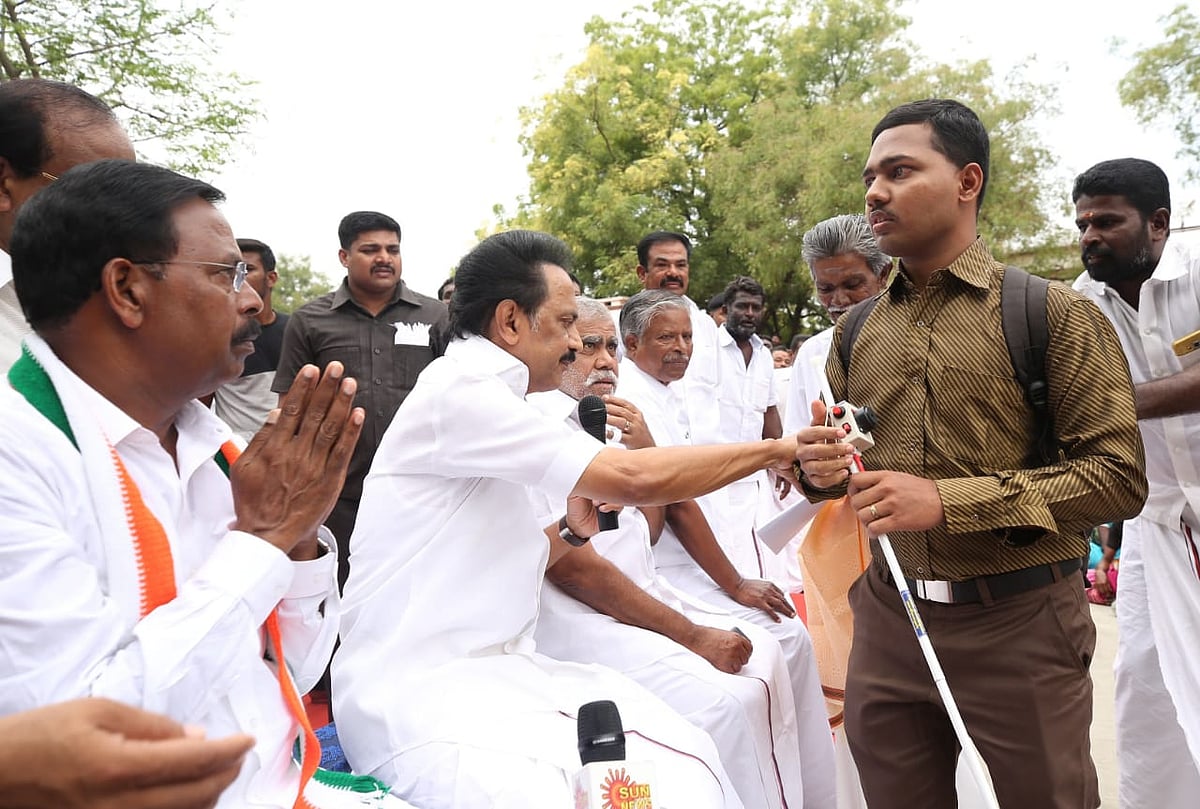நாட்டைக் காக்க பணியாற்றிய ரூபி மனோகரனை தொகுதியையும் காப்பாற்றச் செய்யுங்கள் - ஸ்டாலின் பிரசாரம் (ஆல்பம்)