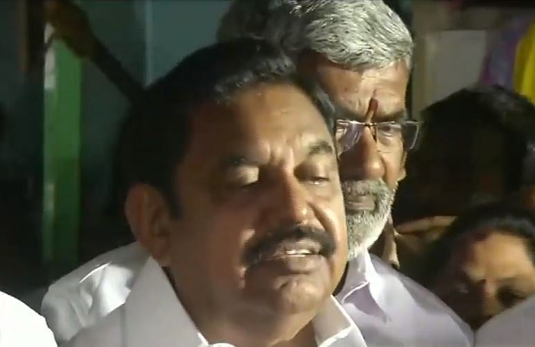 சுஜித் விவகாரத்தில் கேள்வி எழுப்பிய நிருபர்களிடம் கோபமுற்ற எடப்பாடி பழனிசாமி!