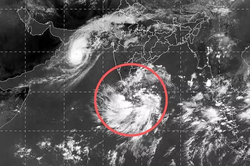 உருவாகிறது “மஹா” புயல் - 22 மாவட்ட மக்களே உஷார்!
