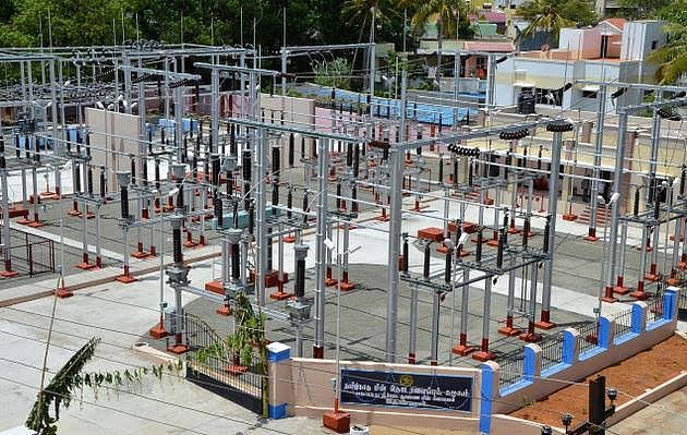 அதிமுக அரசின் நிர்வாக சீர்கேட்டால் கடனில் மூழ்கிய தமிழக மின் வாரியம்!