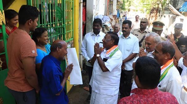 “சர்வாதிகாரத்தை நிலைநாட்டவே தேசத்துரோக வழக்கு போட்டு வருகிறது பா.ஜ.க அரசு” - நாராயணசாமி சாடல்!