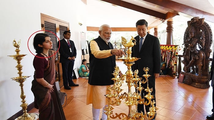 மோடி - ஜின்பிங் இரண்டாம் நாள் சந்திப்பில்  அனைவரின் கவனத்தையும் ஈர்த்த இளம்பெண் : யார் தெரியுமா ?