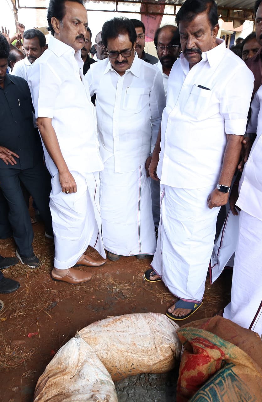 சுர்ஜித் குடும்பத்திற்கு முதல் ஆளாக நிதியுதவி செய்த மு.க.ஸ்டாலின்! #RipSurjith