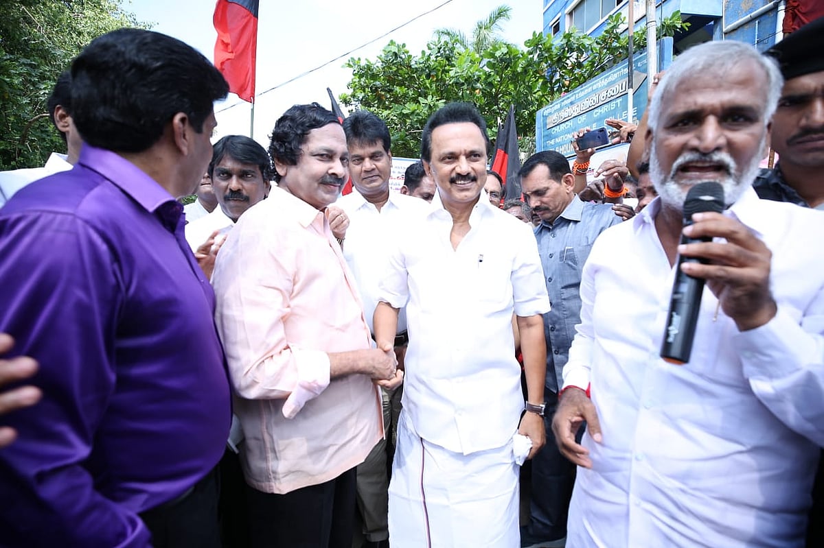 “8 ஆண்டுகளாக வெறும் மனு மட்டுமே கொடுத்து வருகிறது அ.தி.மு.க அரசு” : கொளத்தூரில் மு.க.ஸ்டாலின் பேட்டி!