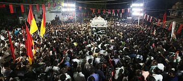 உயிரோடும் உணர்வோடும் உதிரத்தோடும் கலந்திருக்கும் இருவண்ணக்கொடி தாங்கிய உடன்பிறப்புகளுக்கு- ஸ்டாலின் மடல்!