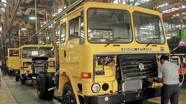 “பா.ஜ.க ஆட்சியில் 55% விற்பனை சரிவு” : மீண்டும் ஊழியர்களுக்கு கட்டாய விடுப்பு அளித்தது அசோக் லேலண்ட்!