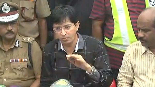  புதிய குழித் தோண்ட 12 மணிநேரம் ஆகும்; சுஜித்தை மீட்கும் பணி ஒருபோதும் கைவிடப்படாது - ராதாகிருஷ்ணன் தகவல்