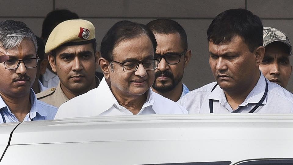  “ப.சிதம்பரத்தை காவலில் எடுத்து விசாரிக்கவேண்டும்” - டெல்லி நீதிமன்றத்தில் அமலாக்கத்துறை மனு!