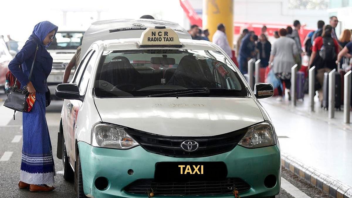 அமெரிக்கப் பெண்ணை ஏமாற்றிய இந்தி டாக்ஸி டிரைவர் : பணத்தைத் திருட இப்படியும் ஒரு திட்டமா ?