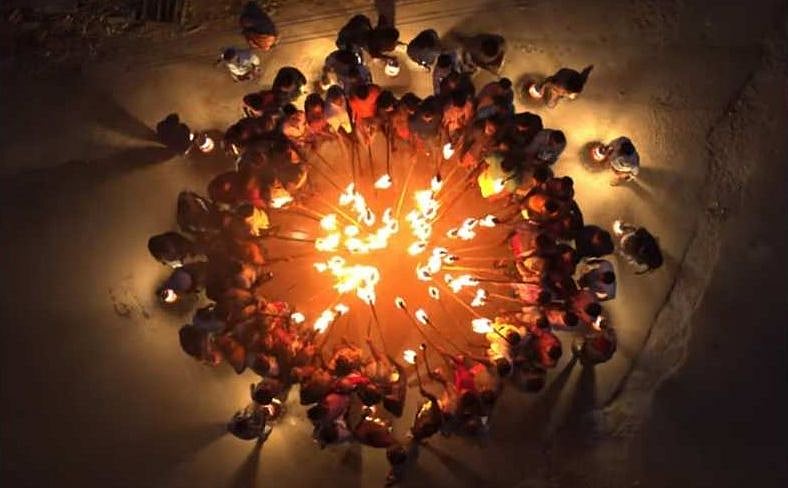 ‘ஜல்லிக்கட்டு’ : மலையாளத்திலிருந்து ஓர் அருவெறுக்க வைக்கும் சினிமா! #JallikattuReview