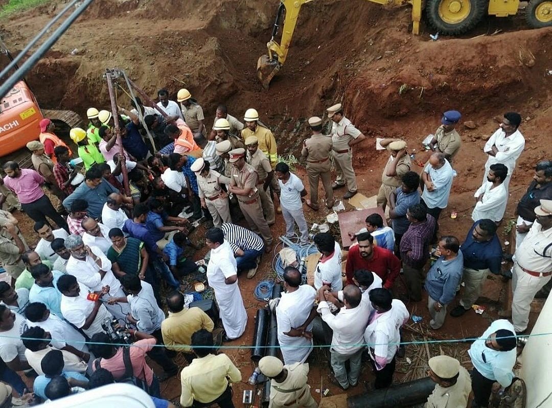 சுஜித் உயிரிழப்பு : இடி போல் இதயத்தைத் தாக்கி என்னை நிலை குலைய வைத்து விட்டது - மு.க.ஸ்டாலின் அறிக்கை!