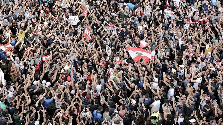 லெபனான் போராட்டத்தில் தாயையும், குழந்தையையும் நெகிழச் செய்த போராட்டக்காரர்கள்... அப்படி என்ன செய்தார்கள்?