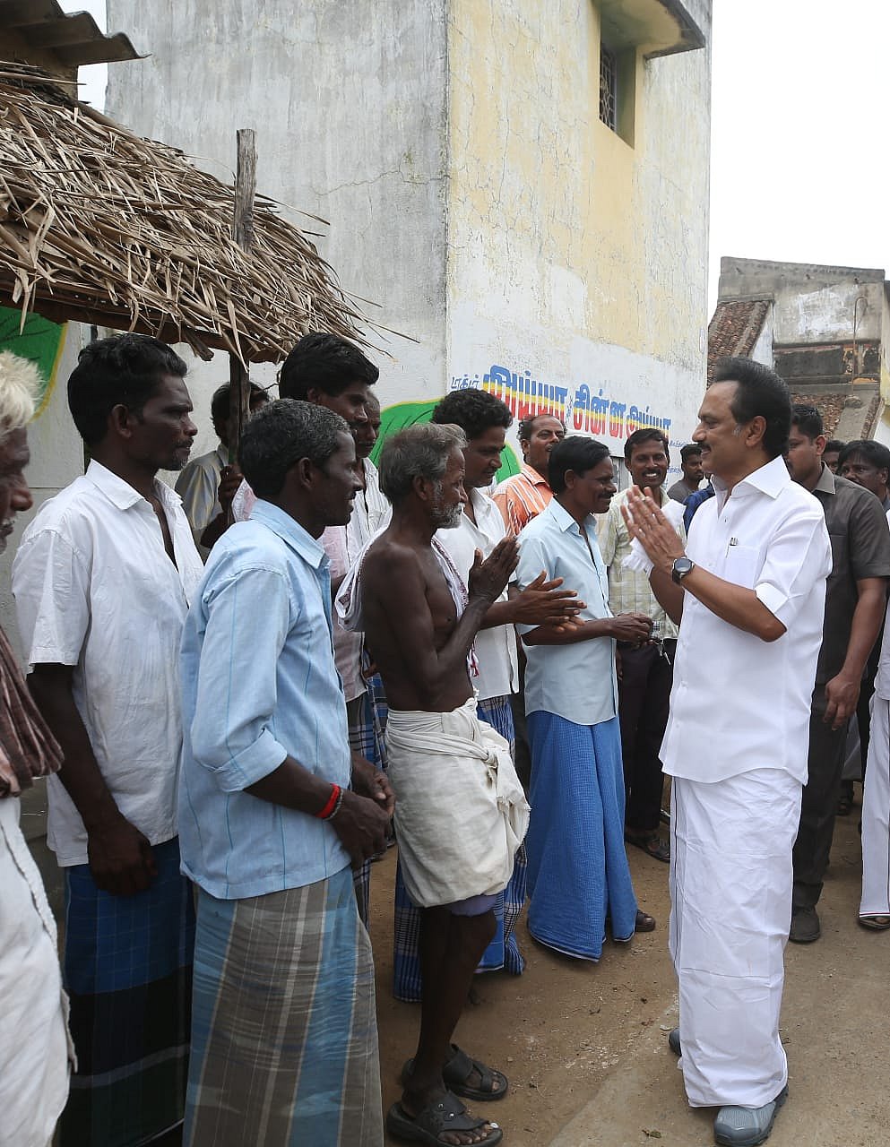 உயிரோடும் உணர்வோடும் உதிரத்தோடும் கலந்திருக்கும் இருவண்ணக்கொடி தாங்கிய உடன்பிறப்புகளுக்கு- ஸ்டாலின் மடல்!