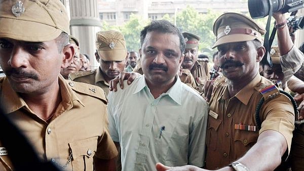 ஆயுள் தண்டனையை நிறுத்தி வைக்கக் கோரிய பேரறிவாளன் மனு விசாரணைக்கு ஏற்பு!