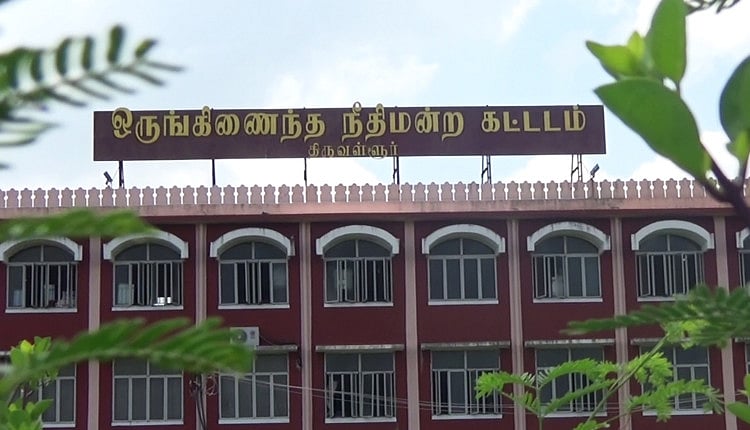 நீதிமன்ற வளாகத்தில் கொலை சாட்சியை மிரட்ட வந்த கல்லூரி மாணவர்கள் - சினிமா பாணியில் நடந்த சம்பவம் !