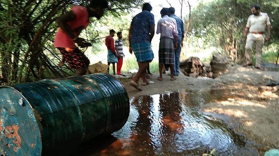 கள்ளச்சாராய கும்பலை அம்பலப்படுத்திய மக்கள்மன்ற நிர்வாகிகள் மீது தாக்குதல்- போலிஸ் அலட்சியத்தால் விபரீதம்!