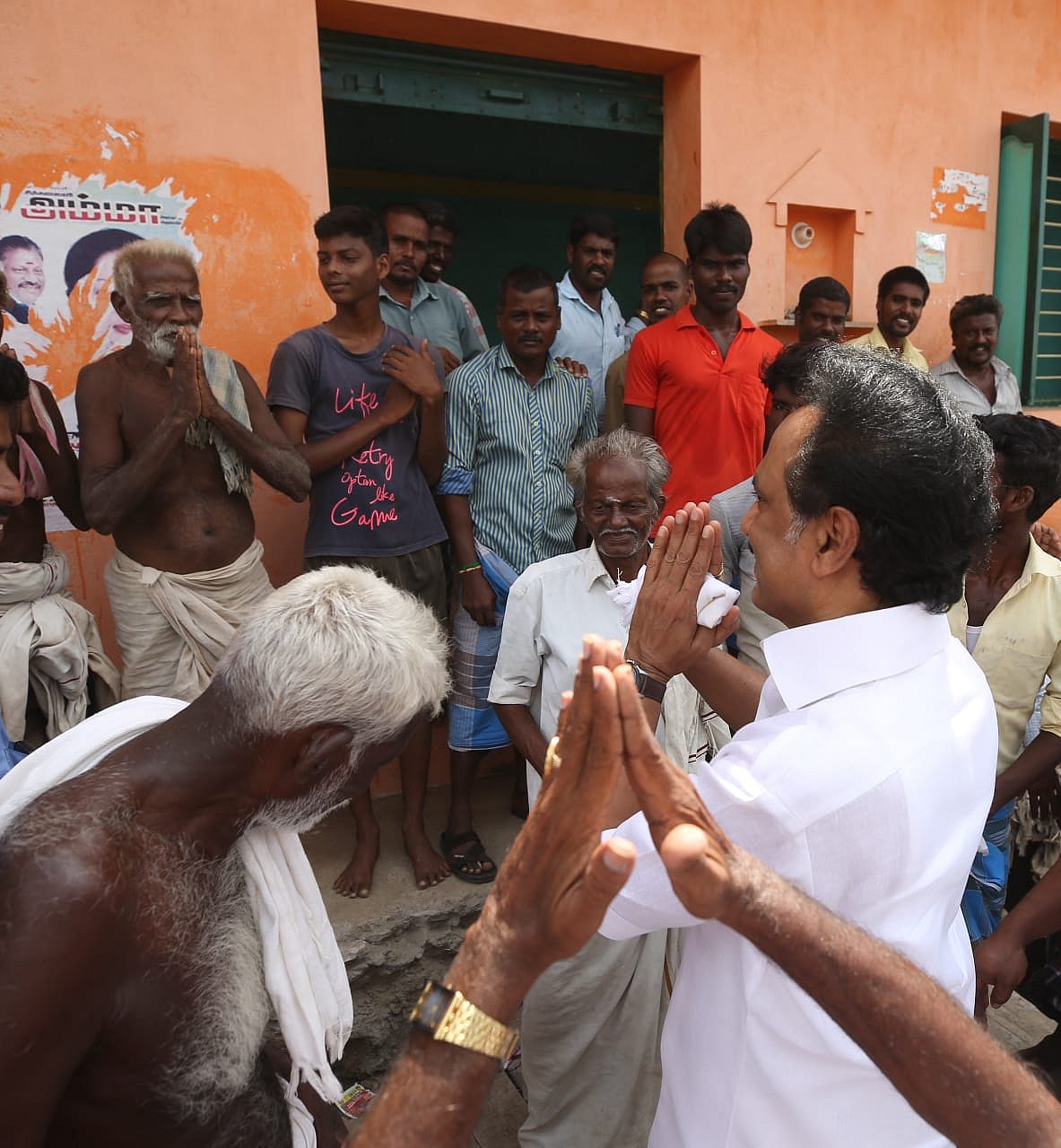 உயிரோடும் உணர்வோடும் உதிரத்தோடும் கலந்திருக்கும் இருவண்ணக்கொடி தாங்கிய உடன்பிறப்புகளுக்கு- ஸ்டாலின் மடல்!