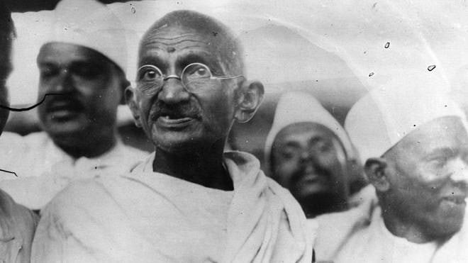 “காந்தியைக் கொன்ற கூட்டத்துக்கு காந்தியத்தைக் கொலை செய்ய  முடியவில்லை” : முரசொலி தலையங்கம் கடும் தாக்கு!