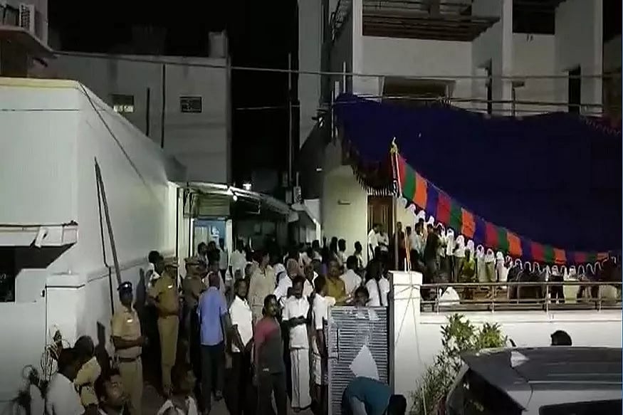 “மாற்றுக்கட்சினர் கூட வந்தார்கள்... ஆனால்” : இ.பி.எஸ், ஓ.பி.எஸ் மீது சி.வி.சண்முகம் தரப்பு அதிருப்தி!