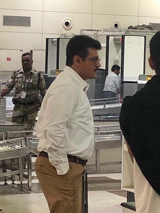 அஜித்தின் சால்ட்&பெப்பர் ஹேர் ஸ்டைலுக்கு என்னாச்சு! - புதிய கெட்டப்புடன் எங்கு சென்றிருக்கிறார் தெரியுமா?