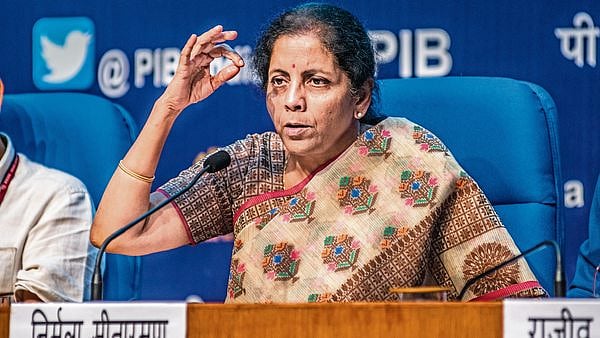 “தீர்வில்லையென்றால் மக்கள் விஷம் குடித்துத்தான் சாவார்கள்”: நிதியமைச்சரின் பதிவுக்கு வாடிக்கையாளர் பதில்!