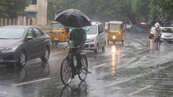 இனி தினமும் குடைகளை எடுத்துச் செல்ல வேண்டி இருக்கும்; நாளை ஆரம்பிக்கும் வடகிழக்கு பருவமழை: - வானிலை தகவல்