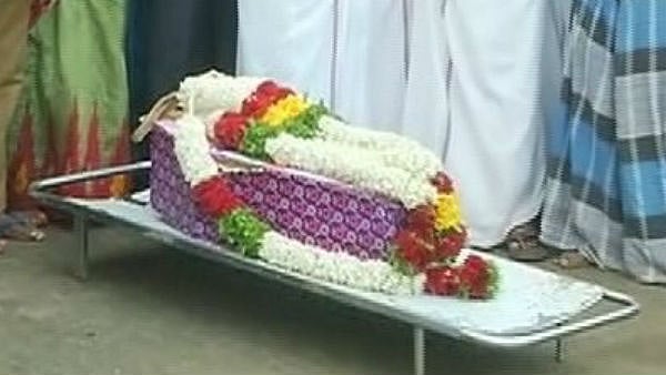 சுஜித் உயிரிழப்பு : இடி போல் இதயத்தைத் தாக்கி என்னை நிலை குலைய வைத்து விட்டது - மு.க.ஸ்டாலின் அறிக்கை!