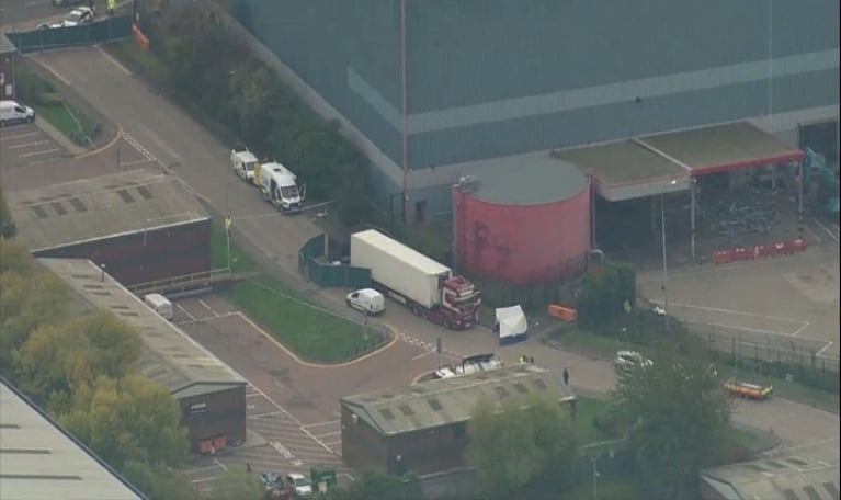 சந்தேகத்தின் பேரில் கண்டெய்னரை சோதனையிட்ட போலிஸ்; சடலமாக கிடந்த 39 பேர் - லண்டனில் நடந்த பயங்கரம்!