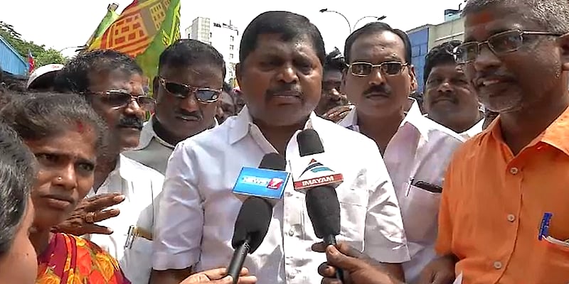 “21 வன்னியர்களை சுட்டுக்கொன்ற அ.தி.மு.கவிற்கு வக்காளத்தா?” - ராமதாஸை விளாசிய பொன் குமார்!