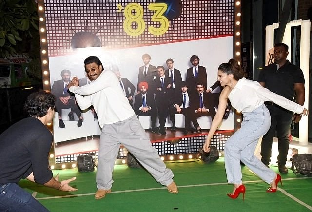 கபில் தேவ் பயோ பிக் ஷூட்டிங் நிறைவு : பார்ட்டி வைத்து படக்குழு கொண்டாட்டம்!