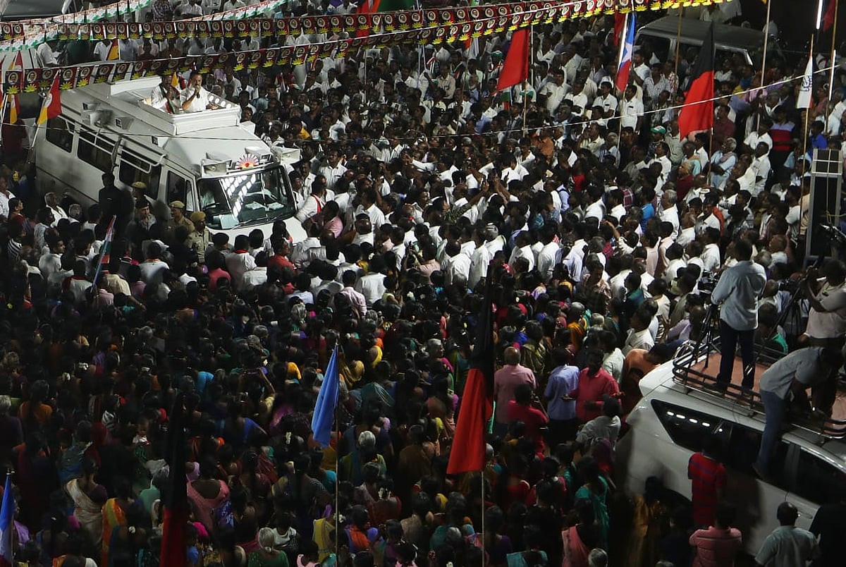 தேர்தல் பிரசாரத்தில் ஈடுபட்ட மு.க.ஸ்டாலினுக்கு மக்கள் அமோக வரவேற்பு : போட்டோ ஆல்பம்!