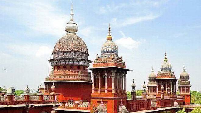 அதிகாரிகள் துணையின்றி நீட் தேர்வு முறைகேடுகள் நடந்திருக்க வாய்ப்பில்லை - சென்னை உயர்நீதிமன்றம்