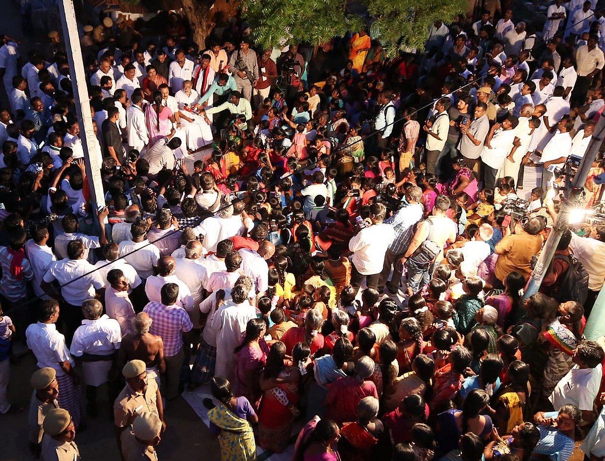 ஆட்சியை காப்பாற்றிக் கொள்ளவே அ.தி.மு.க-வினர் ஆர்வம் காட்டி வருகின்றனர் - மு.க.ஸ்டாலின்