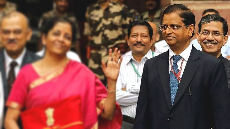 “2000 ரூபாய் நோட்டுகளை செல்லாது என அறிவிக்கவேண்டும்” : முன்னாள் நிதித்துறை செயலாளர் யோசனையால் பரபரப்பு!