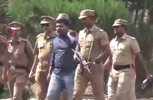 மகன் திருமணத்திற்காக 30 நாட்கள் பரோலில் விடுவிக்கப்பட்ட ராபர்ட் பயாஸ் - 28 ஆண்டுகளில் இதுவே முதன்முறை!