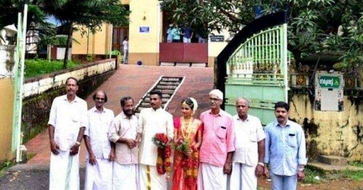 ”இதுதான் நாங்க...!” : இந்து குடும்பத்தின் திருமணத்திற்காக மிலாடி நபி விழாவைத் தள்ளி வைத்த முஸ்லிம்கள்