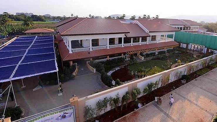 ஜெகன்மோகன் ரெட்டியின் புது வீட்டு செலவுப் பட்டியலை நீட்டிய சந்திரபாபு நாயுடு - ஆந்திர அரசியலில் பரபரப்பு!