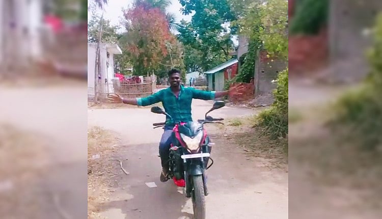 ‘டிக்-டாக்’ படுத்தும்பாடு : நடுரோட்டில் பேருந்தை மறித்து ‘TIKTOK’ செய்த இளைஞரை கைது செய்த போலிஸார்!