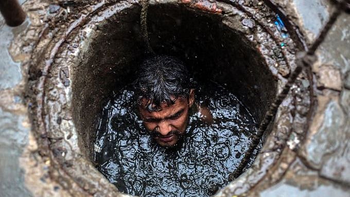 ‘சென்னையில் பிரபல வணிக வளாகத்தில் பயங்கரம்’- விஷவாயு தாக்கி ஊழியர் பலி!